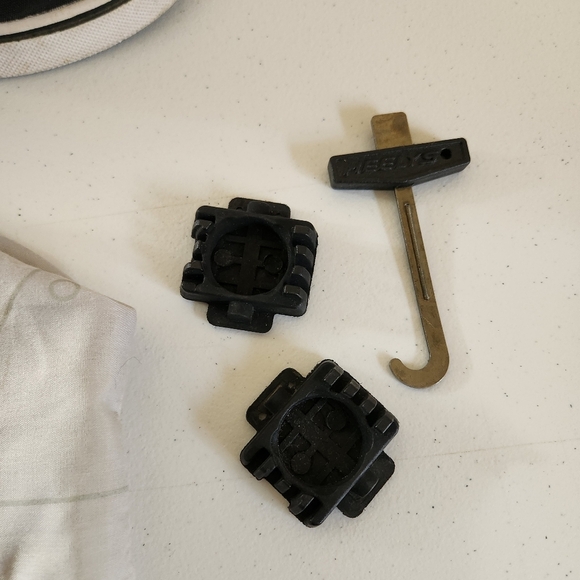 Heelys Black Pro 20 Boys Shoes Wheels Skater Youth Size 2 Wheel Sneakers - Picture 4 of 10